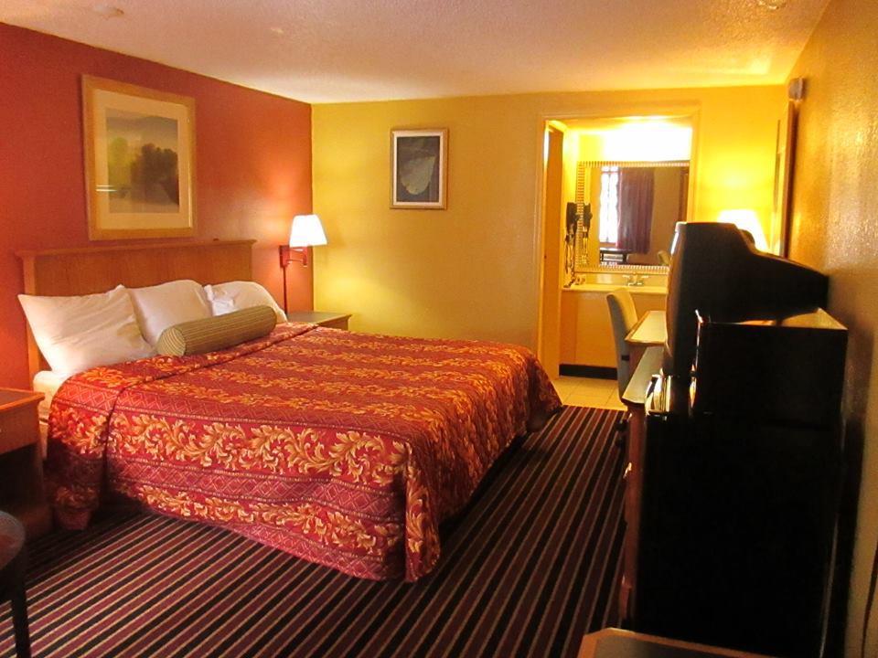 Scottish Inns Harrisburg-Hershey South New Cumberland Room photo
